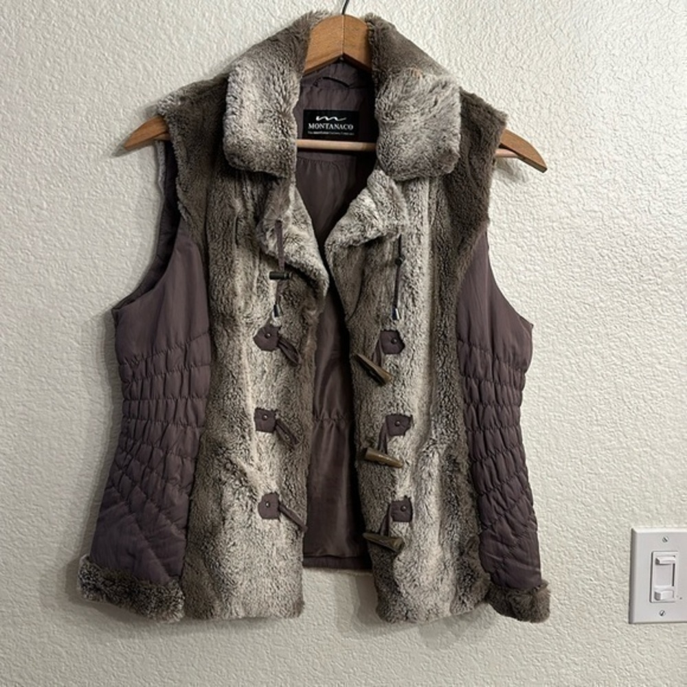 Montana CO faux fur vest large